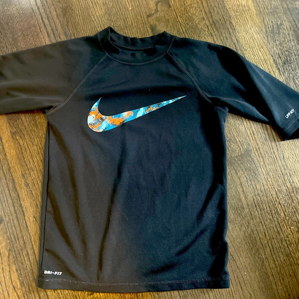 Nike Dri-fit m 9-11 used good condition